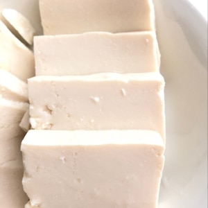 切り方と盛り付けでドレスＵＰする温豆腐のネギソース